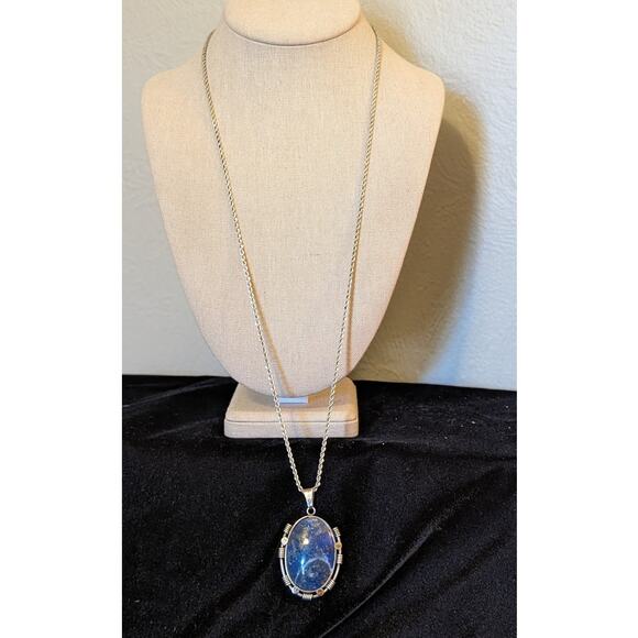 Blue Stone Bezel Set in Sterling Silver on Vintage Heavy Sterling Rope Chain - Picture 13 of 16